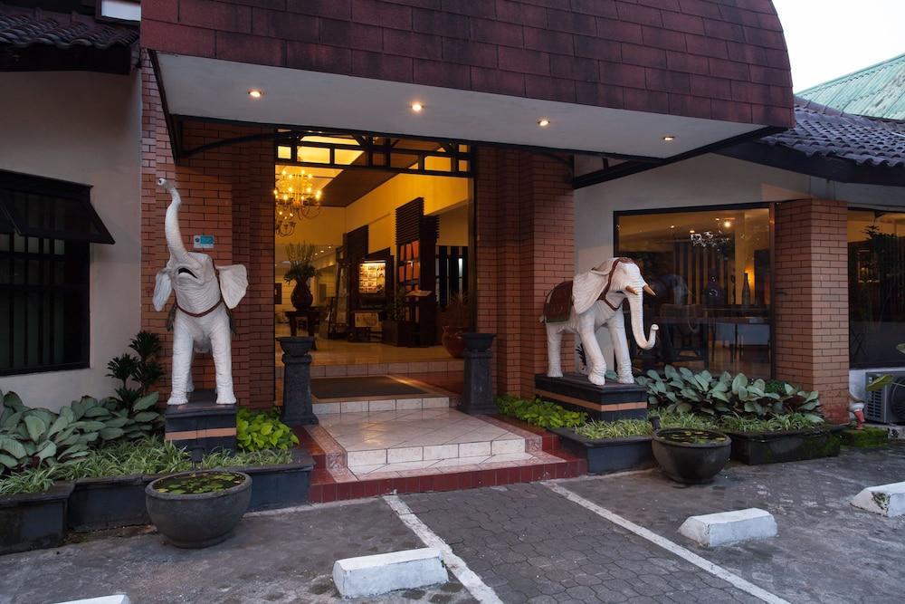 Hotel Montana Malang Ngoại thất bức ảnh